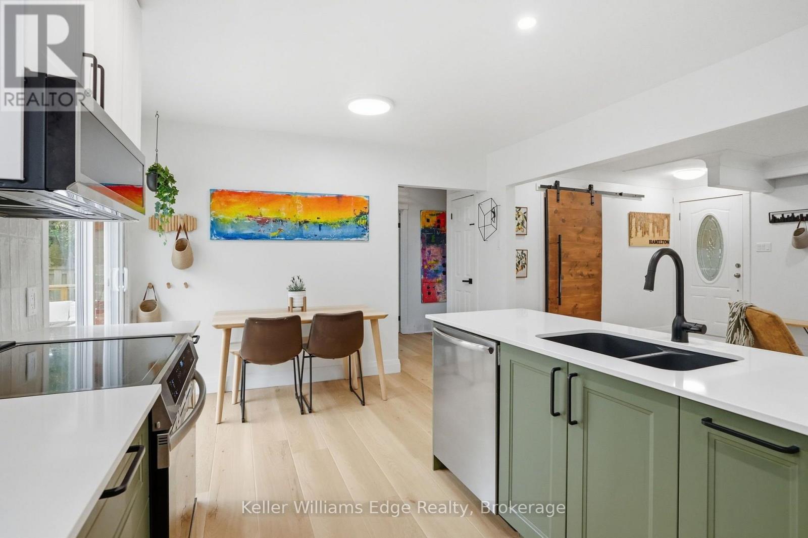 131 West 34th Street Property Photo 9