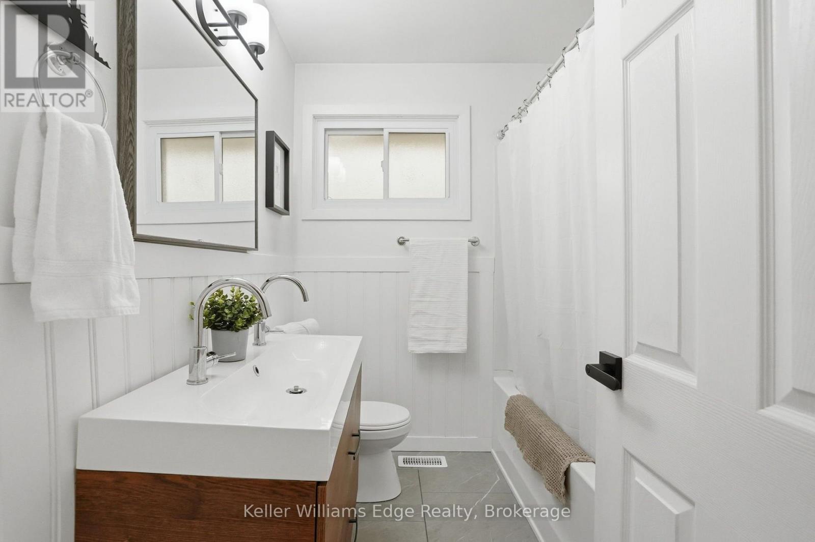 131 West 34th Street Property Photo 14