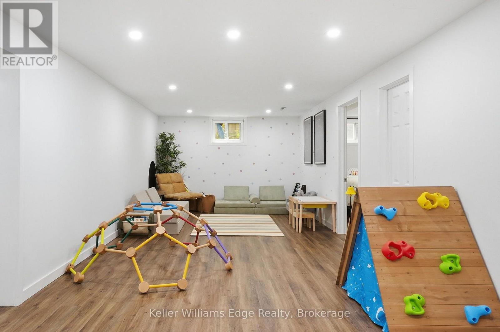 131 West 34th Street Property Photo 28