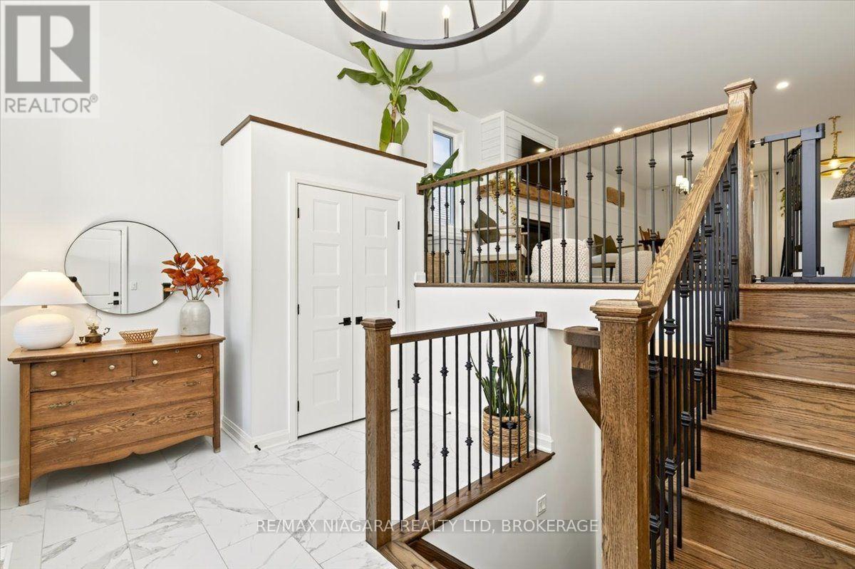 7331 Sherrilee Crescent Property Photo 6
