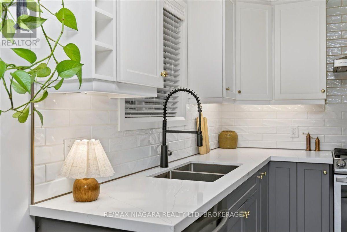 7331 Sherrilee Crescent Property Photo 18