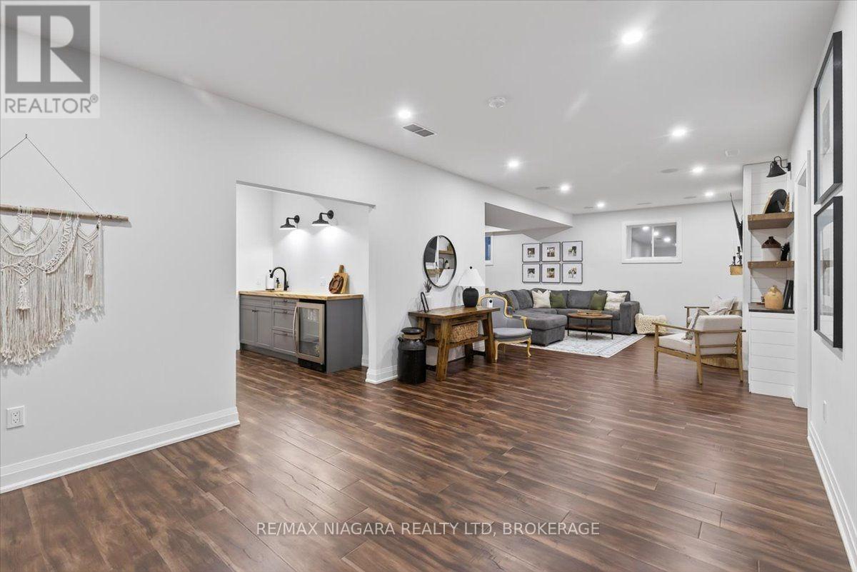 7331 Sherrilee Crescent Property Photo 42