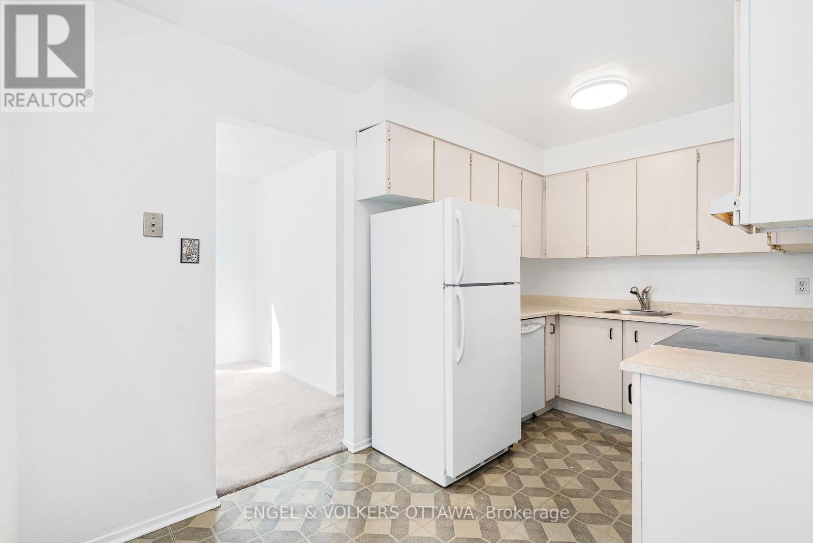 1379 Ambridge Way Property Photo 13