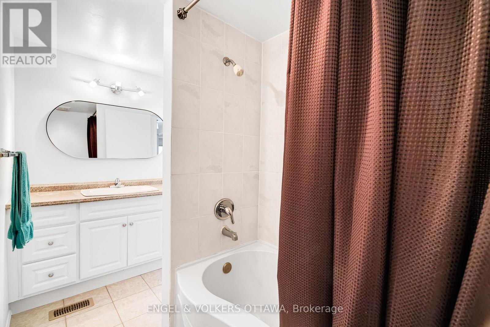 1379 Ambridge Way Property Photo 31