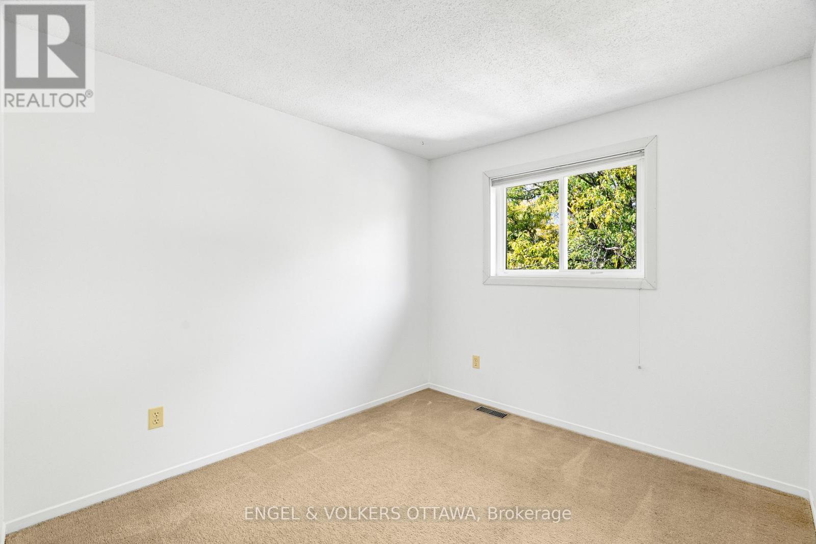 1379 Ambridge Way Property Photo 34