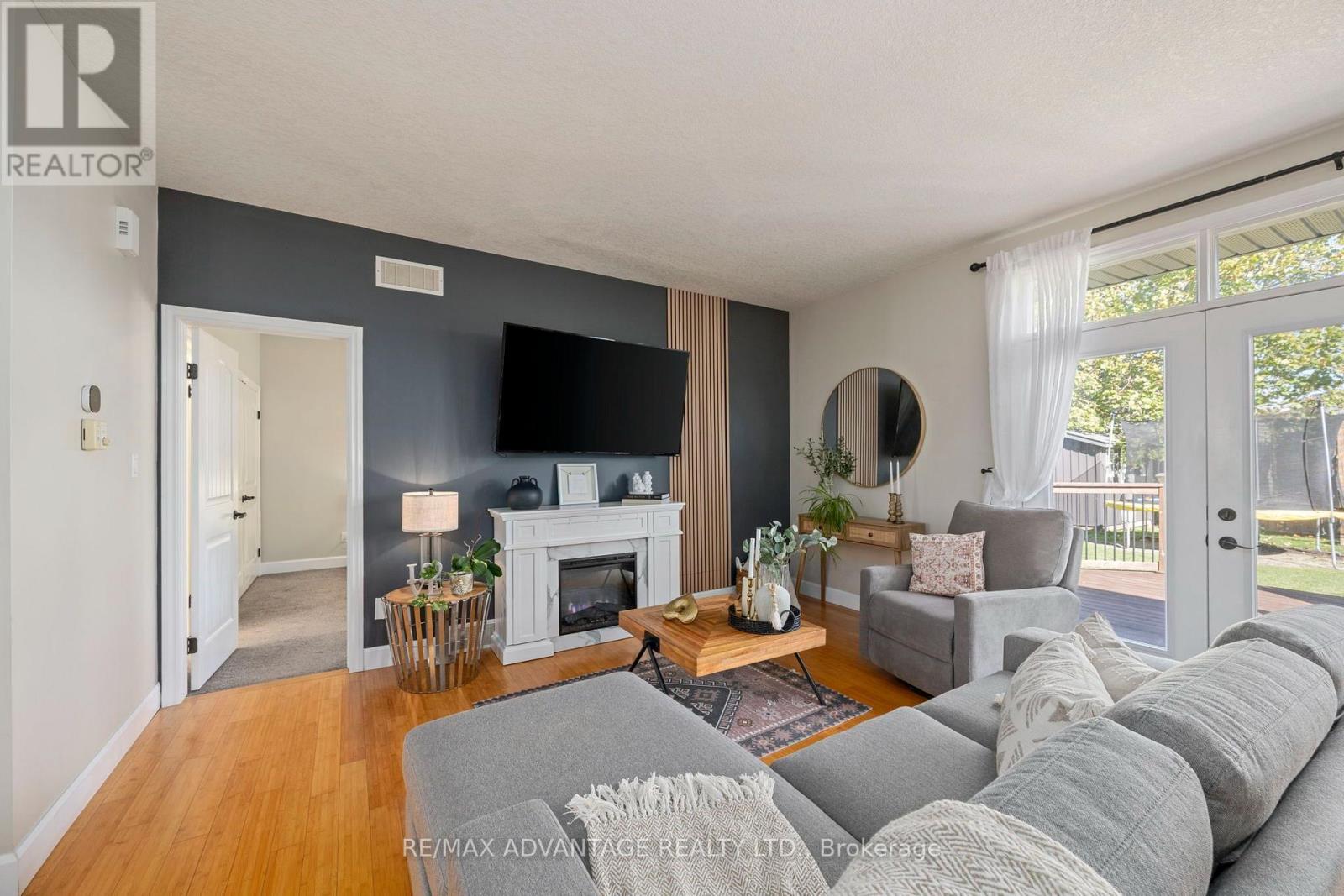 290 Walnut Street Property Photo 5