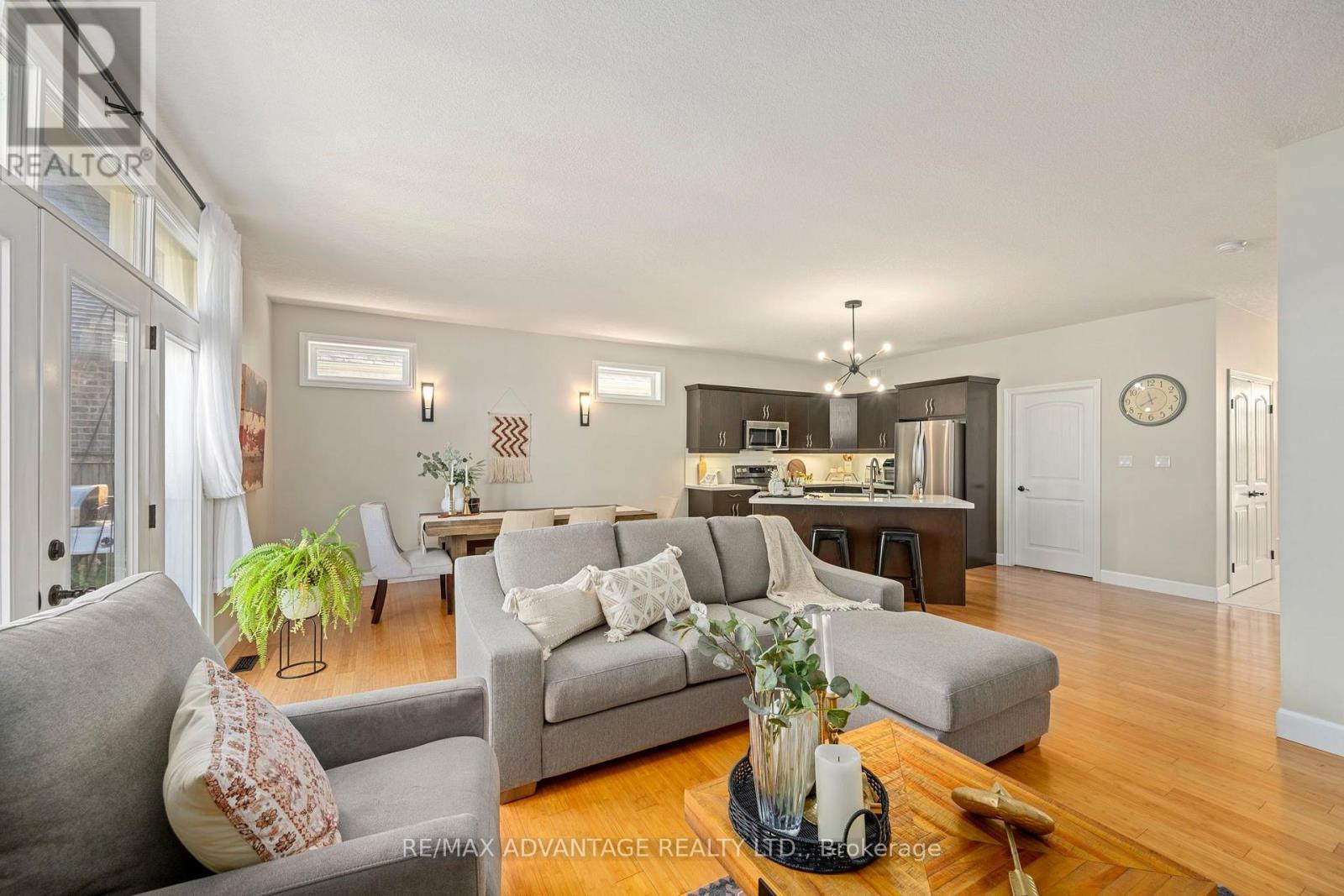 290 Walnut Street Property Photo 6
