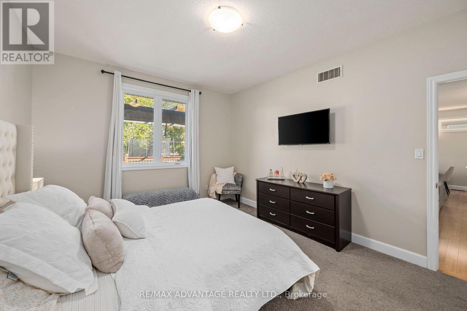 290 Walnut Street Property Photo 14