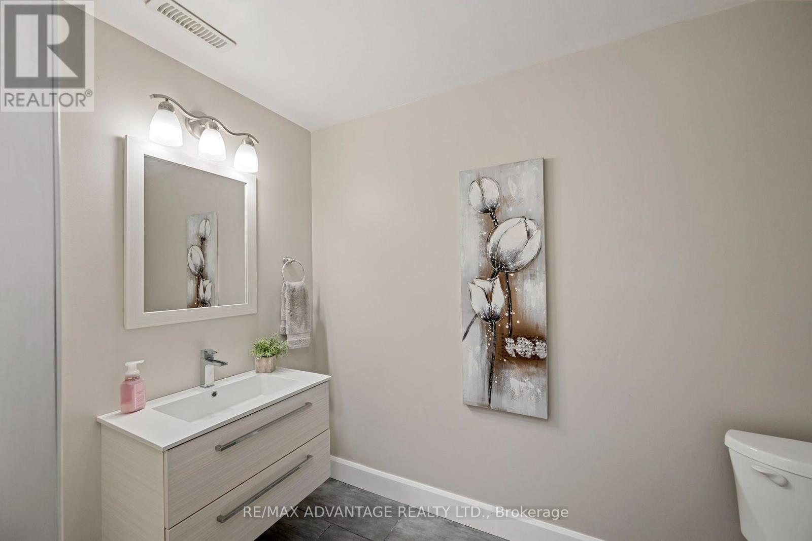 290 Walnut Street Property Photo 29