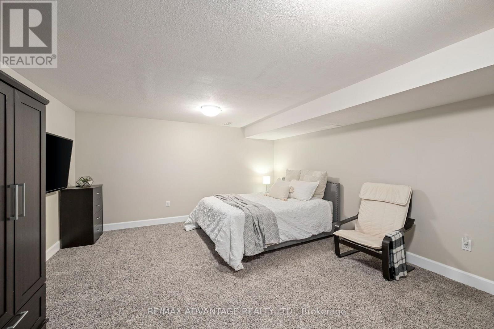 290 Walnut Street Property Photo 30