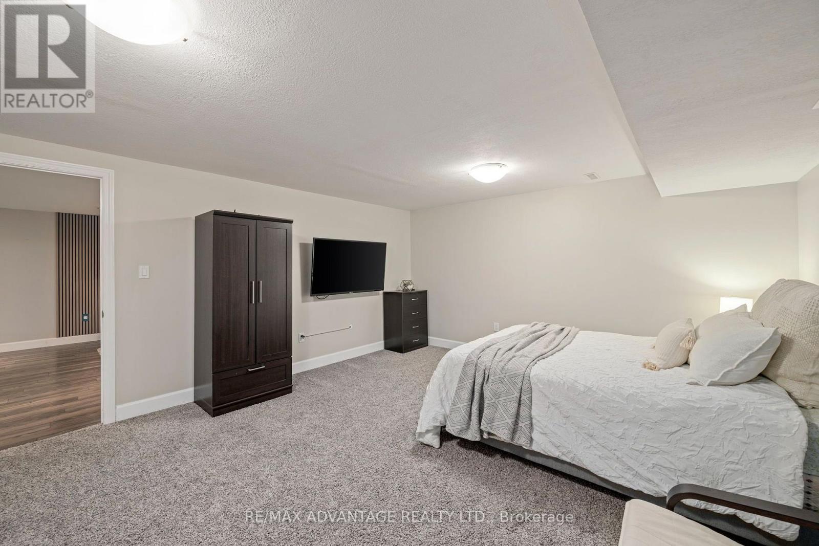 290 Walnut Street Property Photo 31