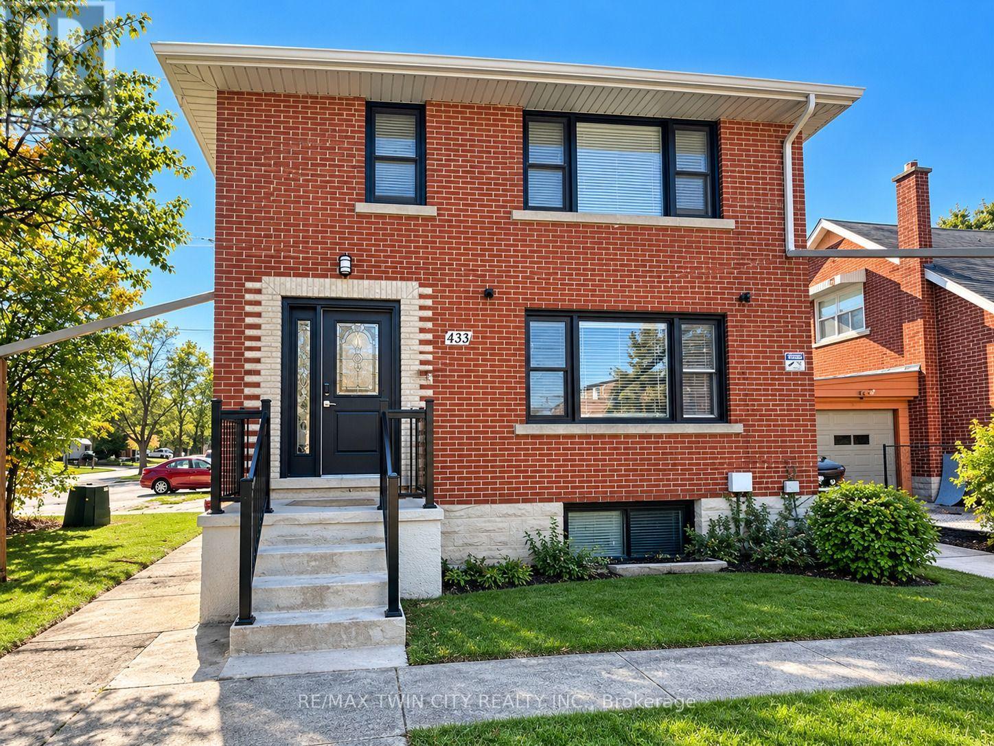 3 - 433 Connaught Street Property Photo 1