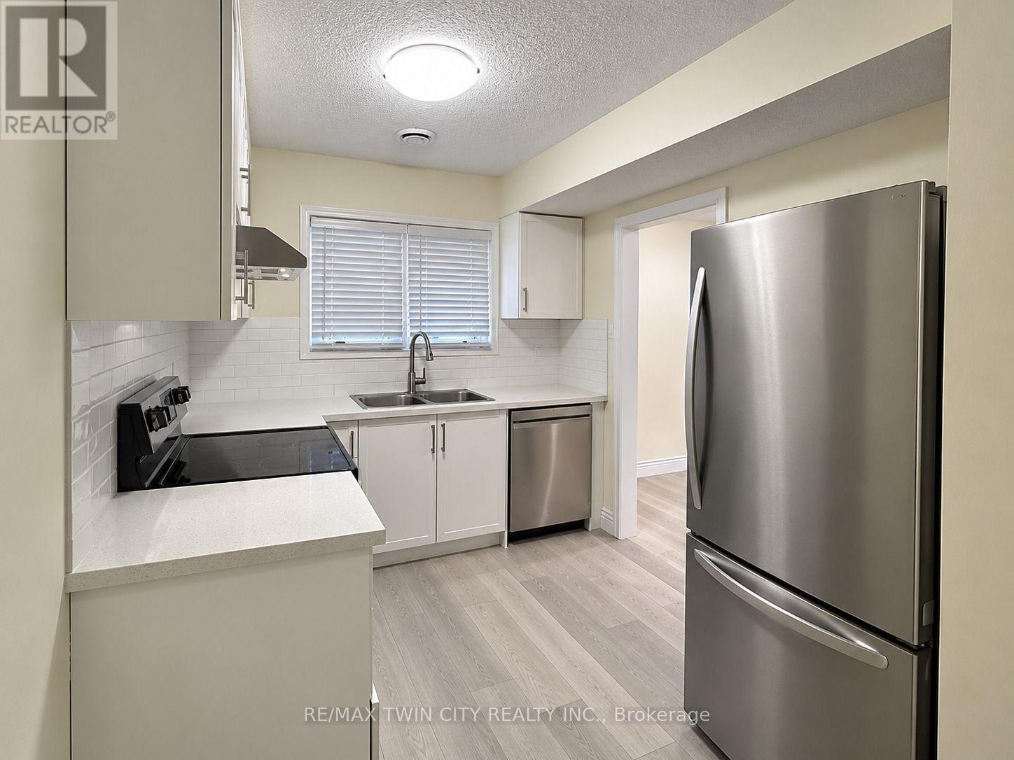 3 - 433 Connaught Street Property Photo 9