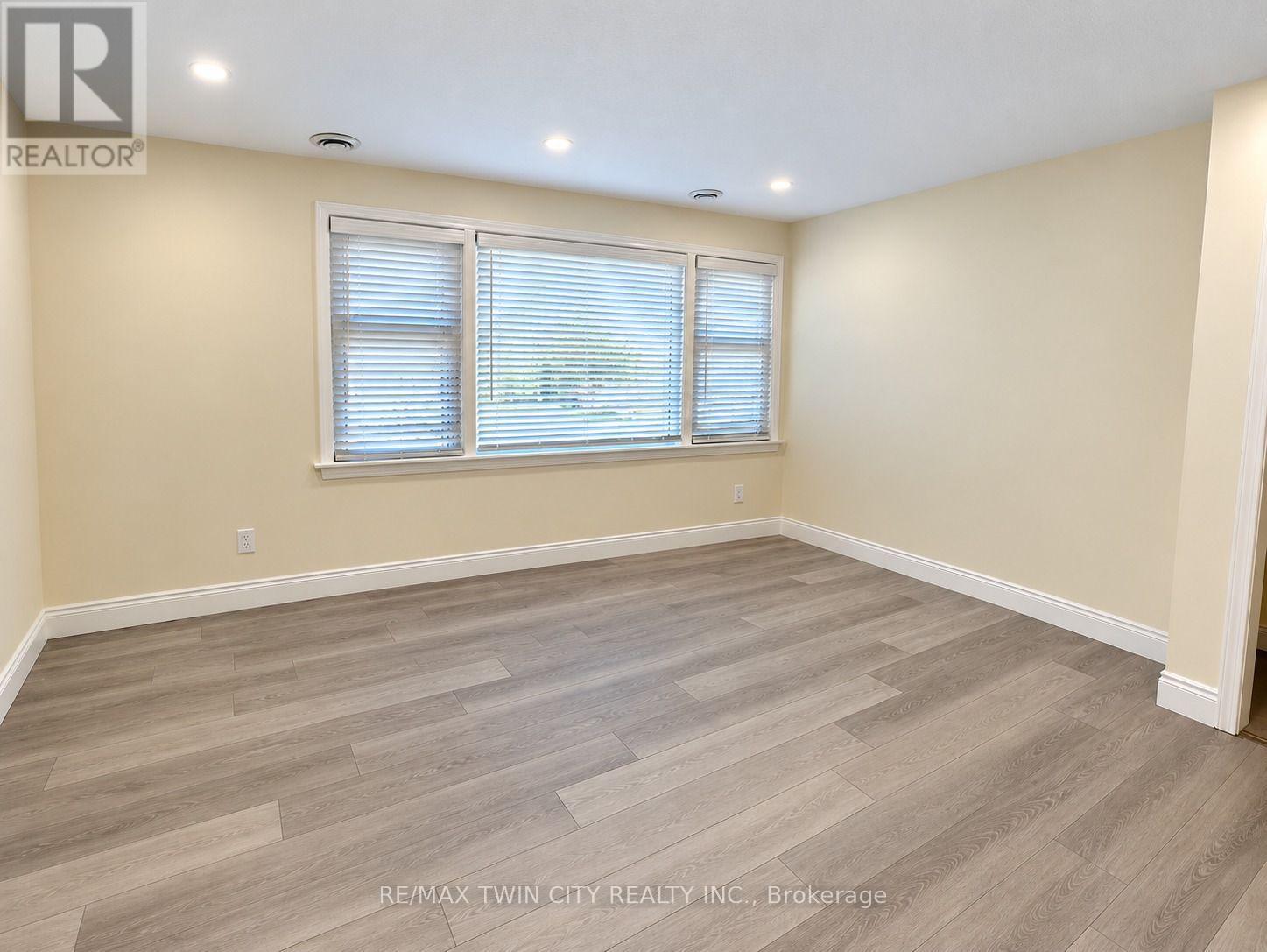 3 - 433 Connaught Street Property Photo 12