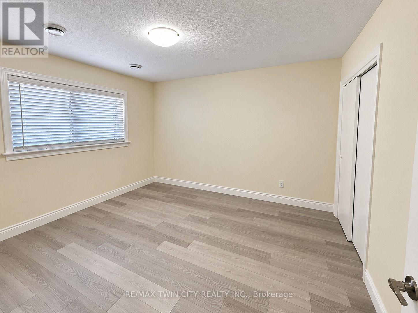 3 - 433 Connaught Street Property Photo 17