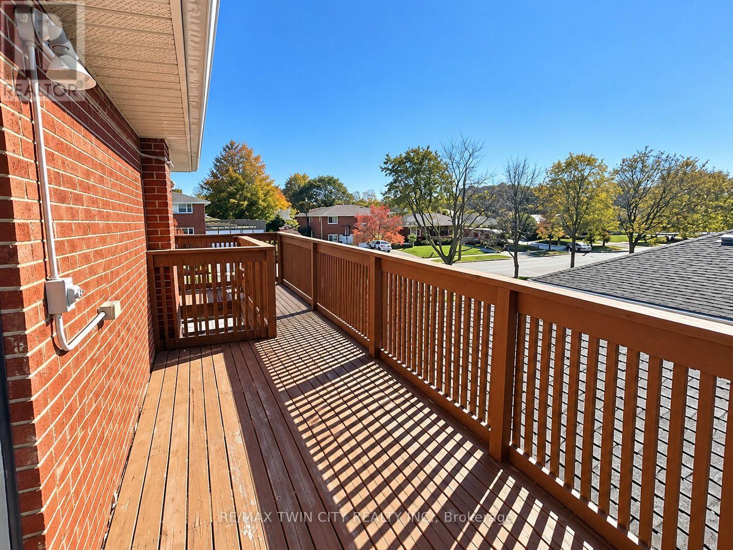 3 - 433 Connaught Street Property Photo 18