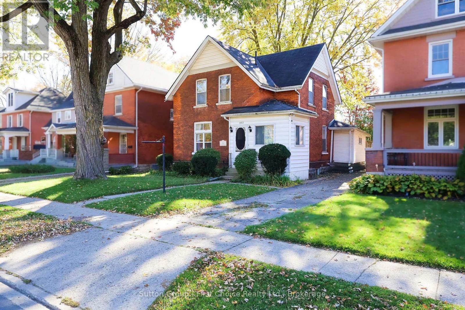 257 Ontario Street Property Photo 2