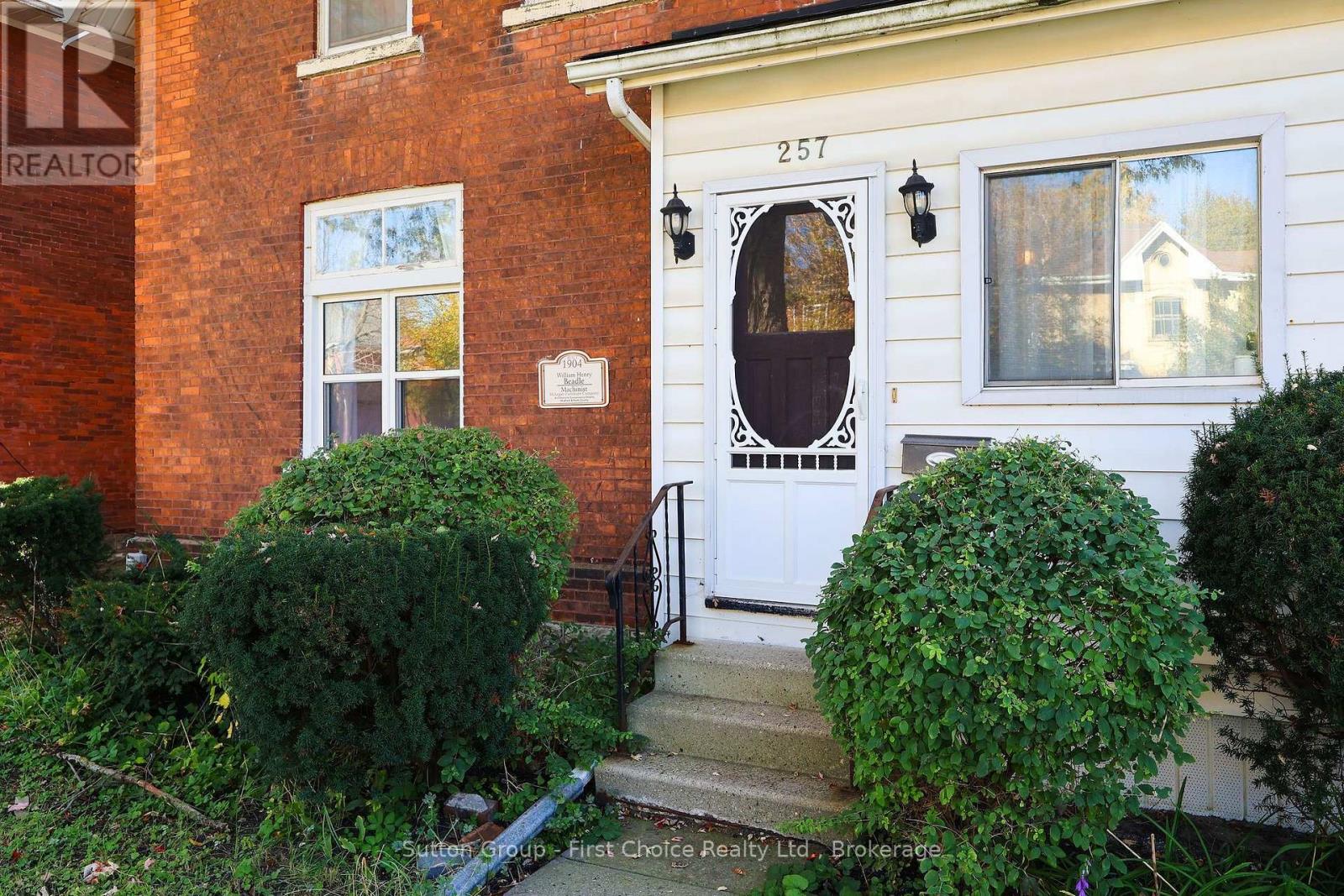 257 Ontario Street Property Photo 3