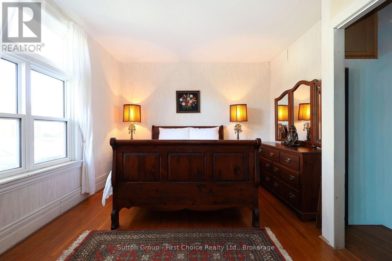 257 Ontario Street Property Photo 9