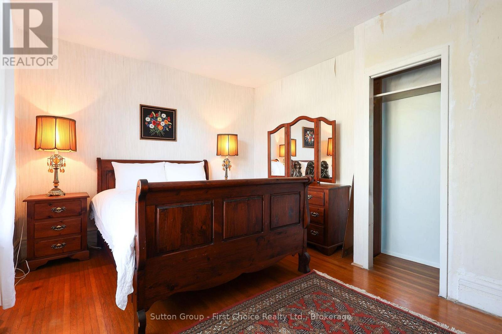 257 Ontario Street Property Photo 10