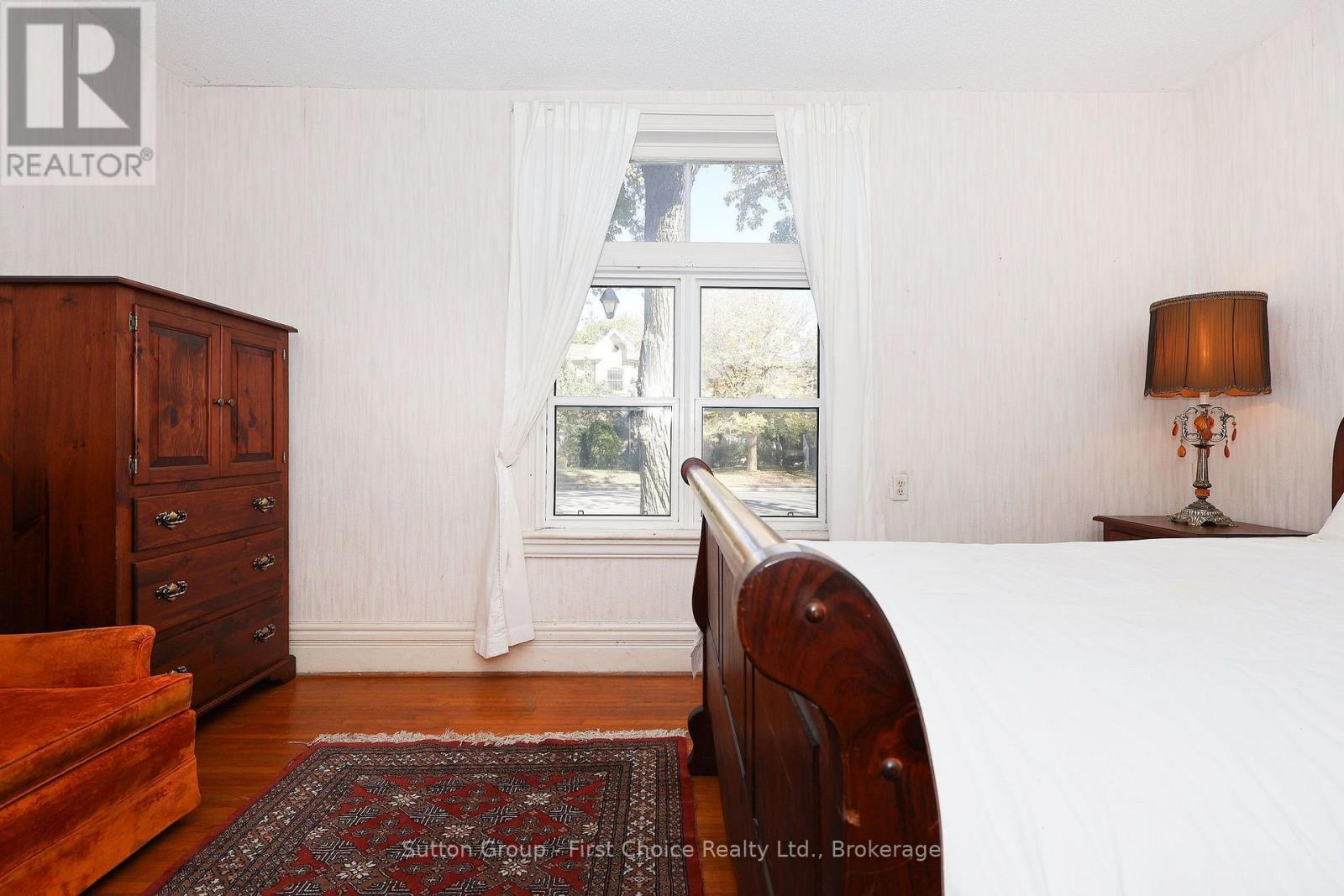 257 Ontario Street Property Photo 11