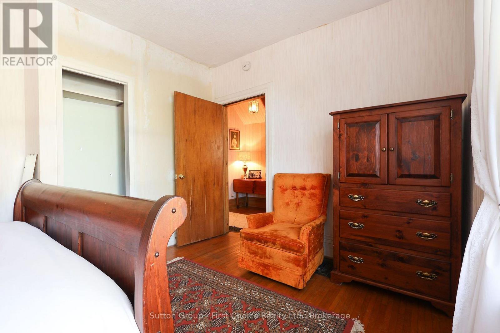 257 Ontario Street Property Photo 12