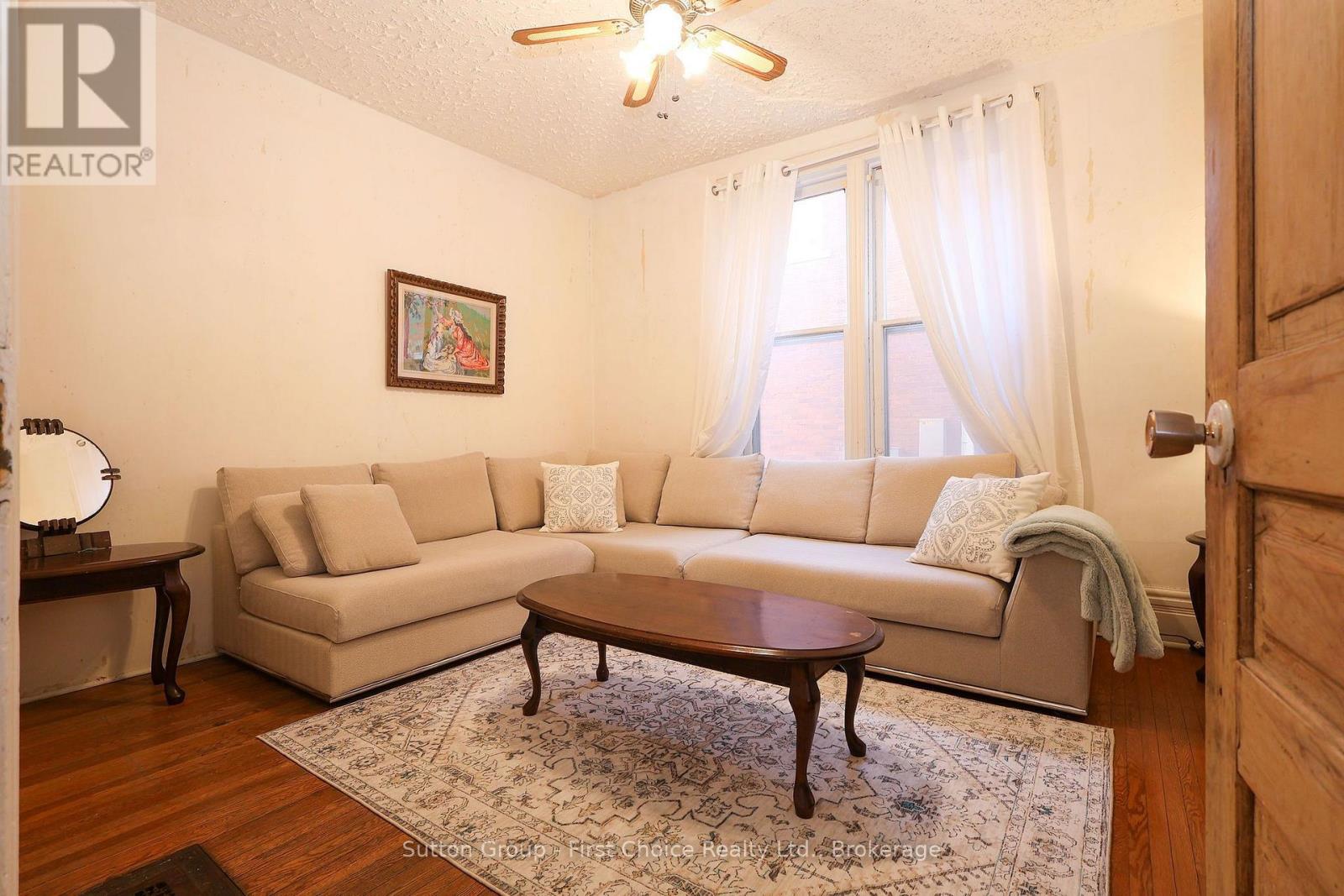 257 Ontario Street Property Photo 14