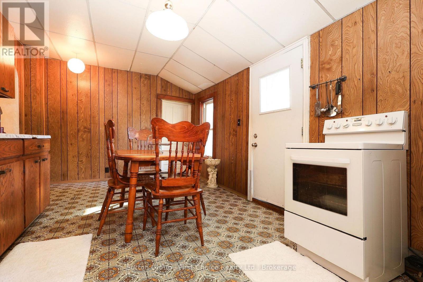 257 Ontario Street Property Photo 23