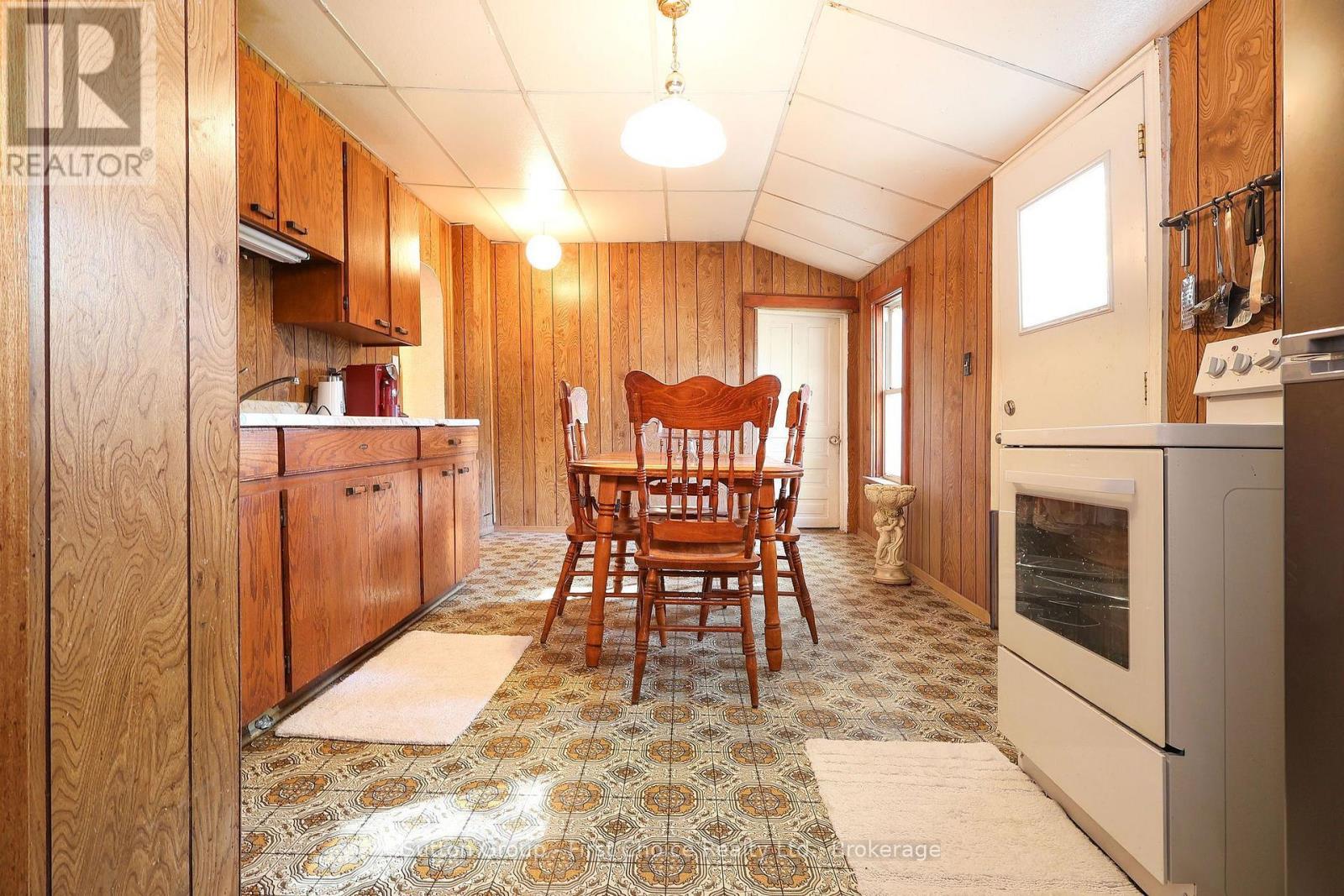 257 Ontario Street Property Photo 24