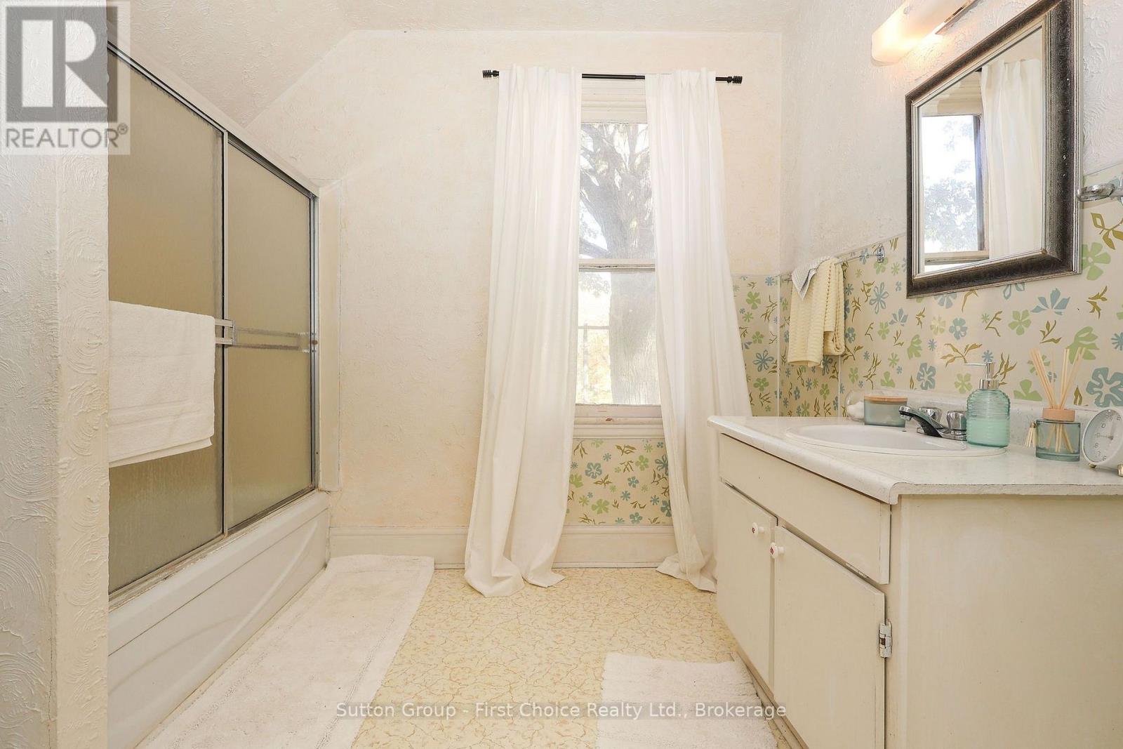 257 Ontario Street Property Photo 29