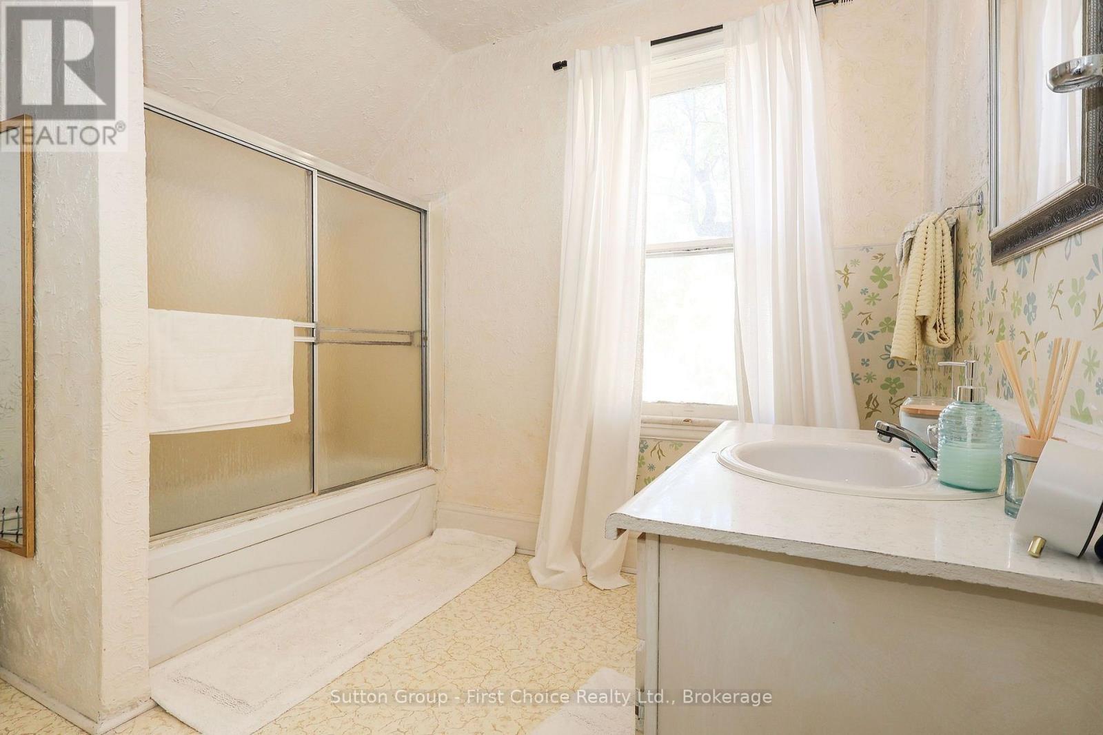 257 Ontario Street Property Photo 30