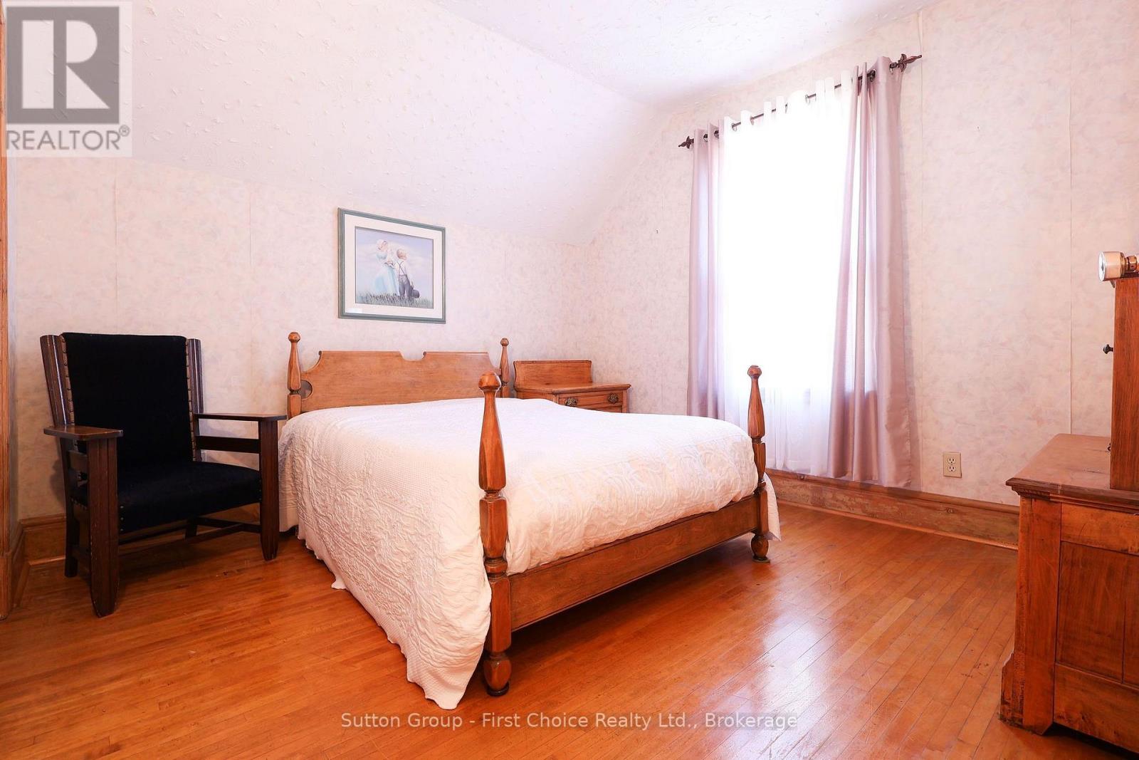 257 Ontario Street Property Photo 32