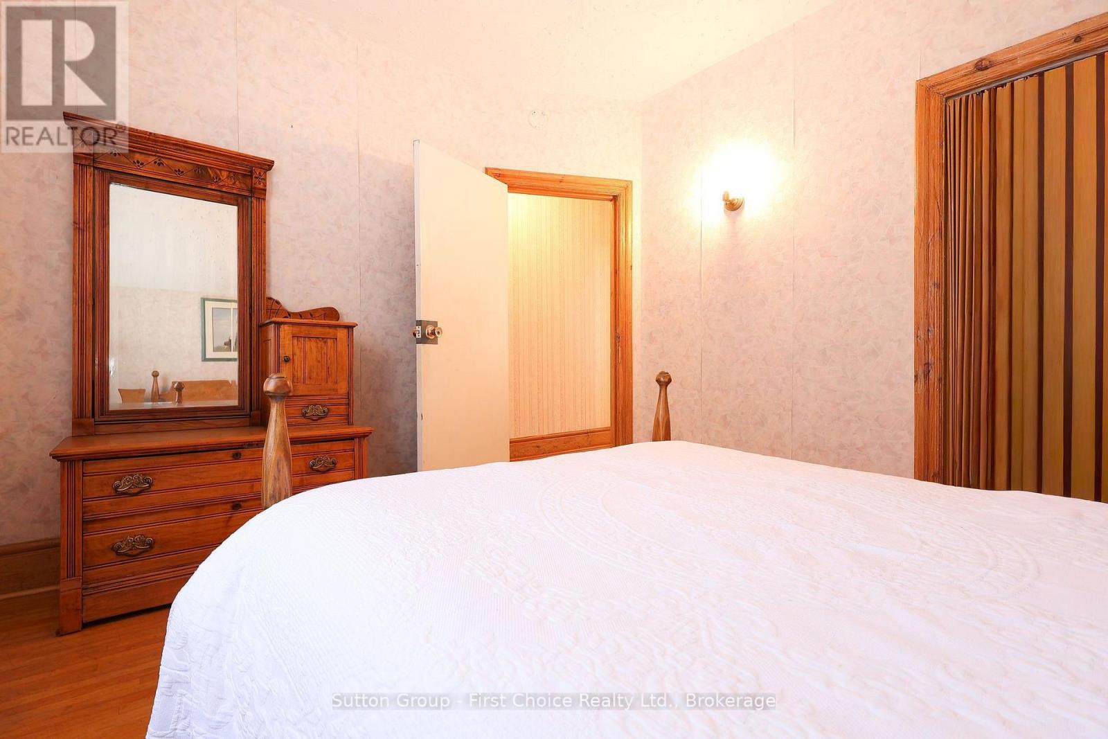 257 Ontario Street Property Photo 33