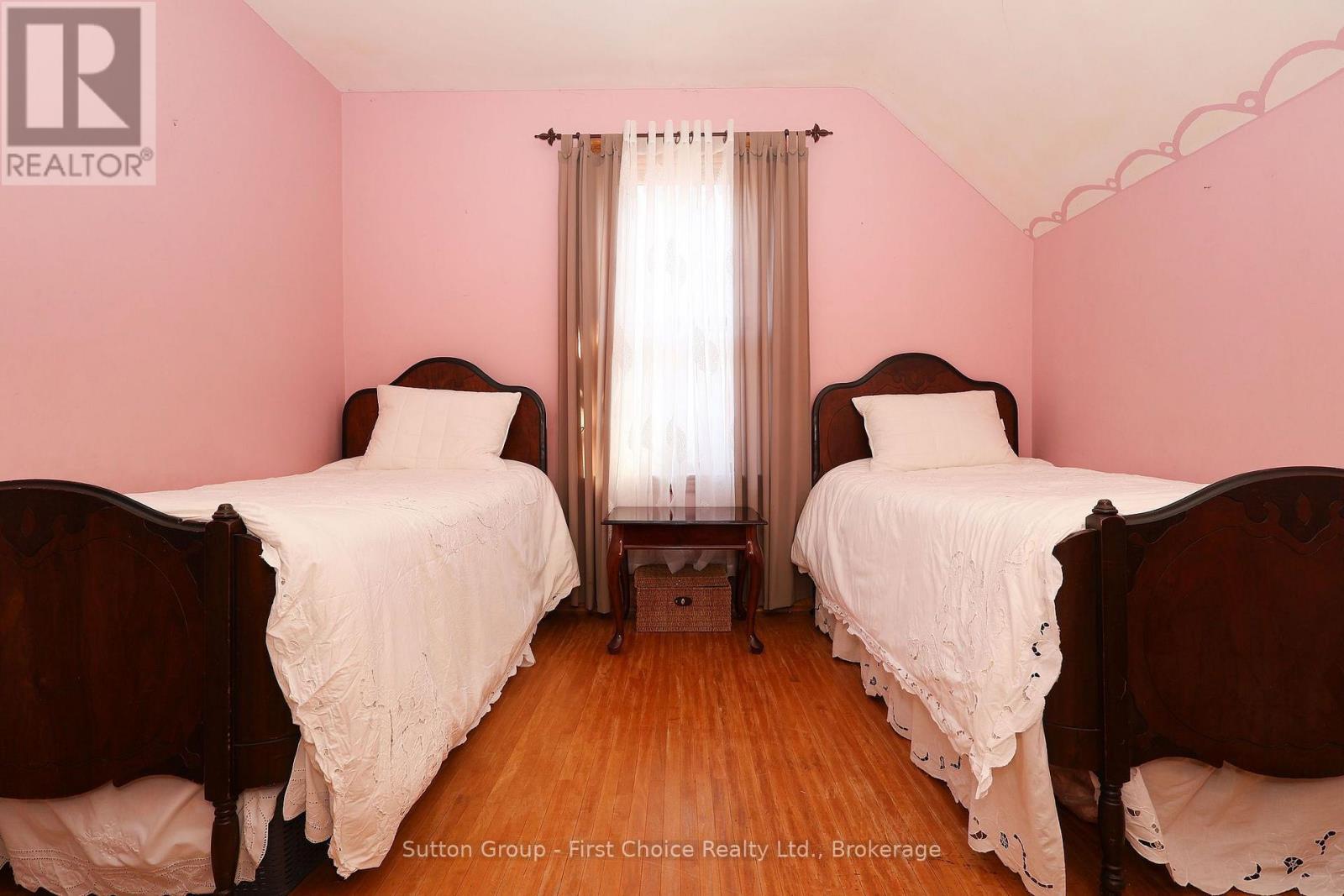 257 Ontario Street Property Photo 38