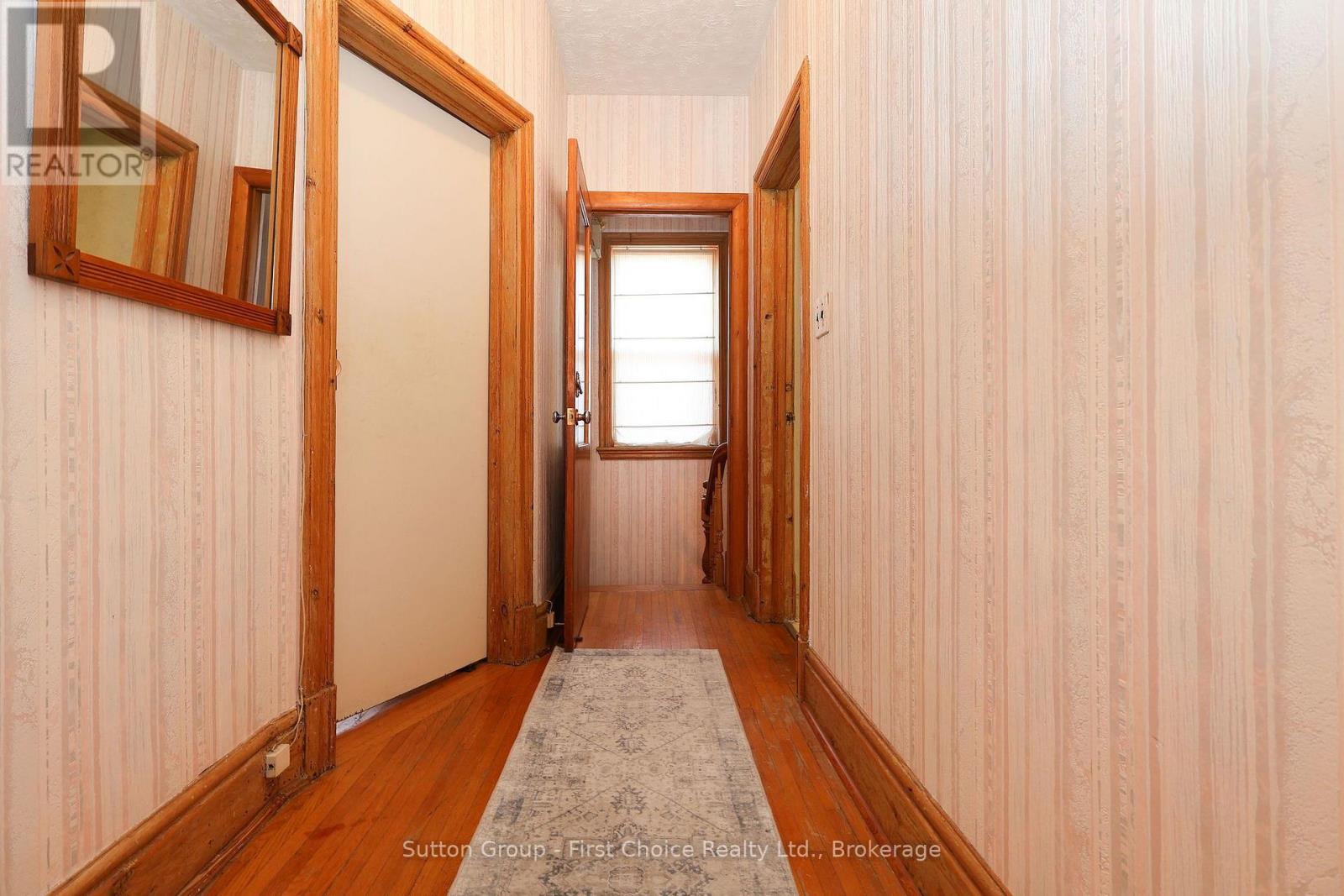 257 Ontario Street Property Photo 39