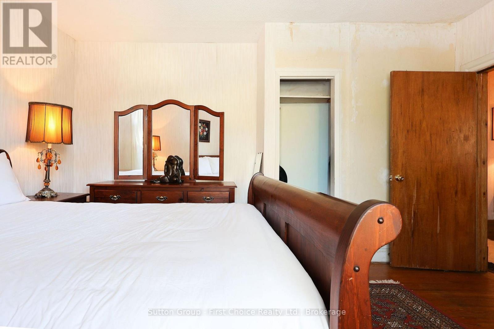 257 Ontario Street Property Photo 40