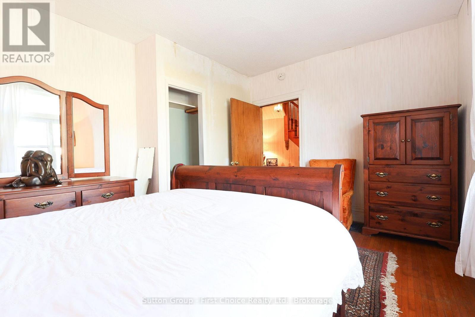 257 Ontario Street Property Photo 41