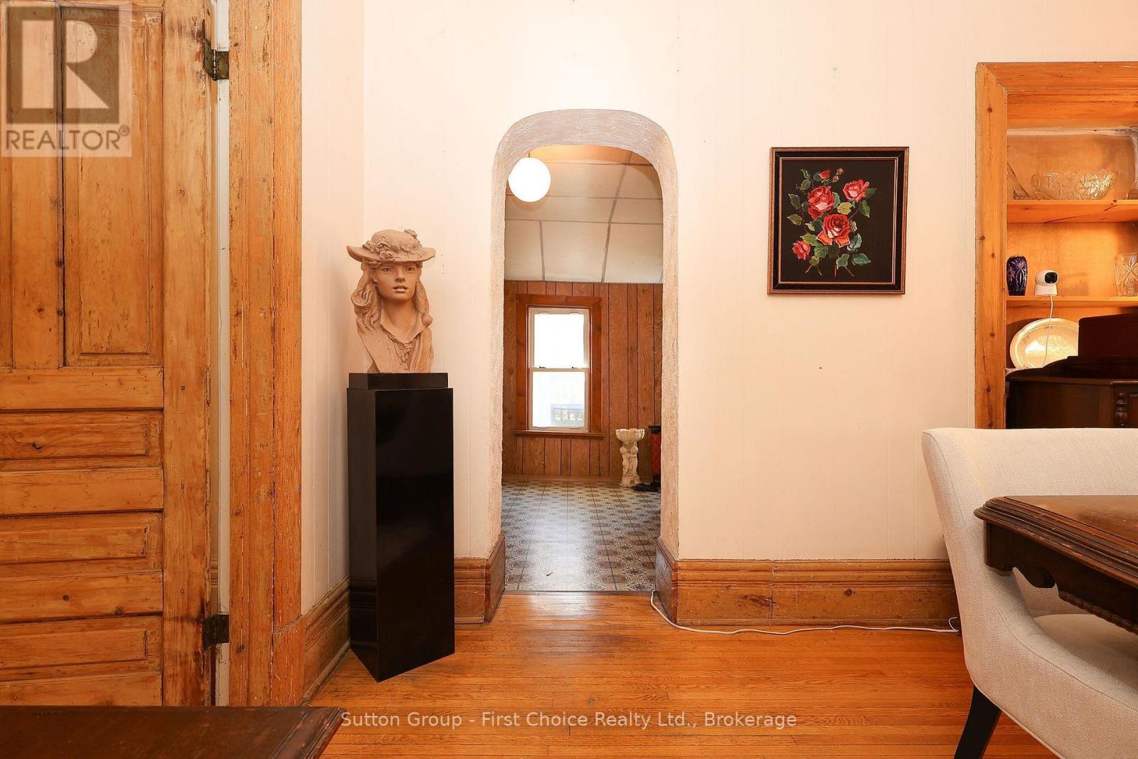 257 Ontario Street Property Photo 43