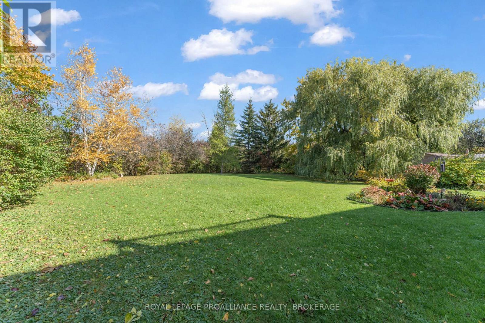 702 Parkside Crescent Property Photo 4