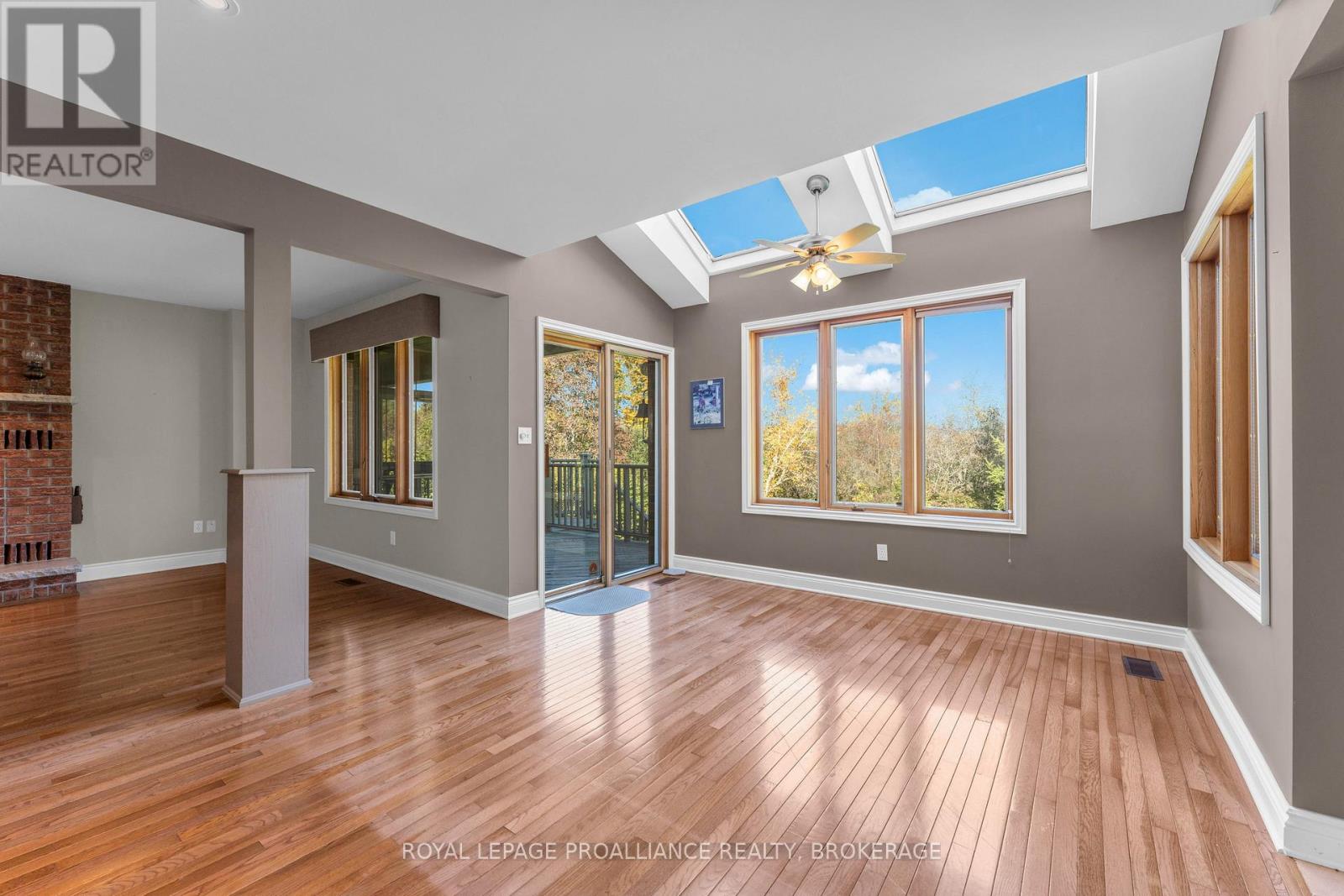 702 Parkside Crescent Property Photo 12