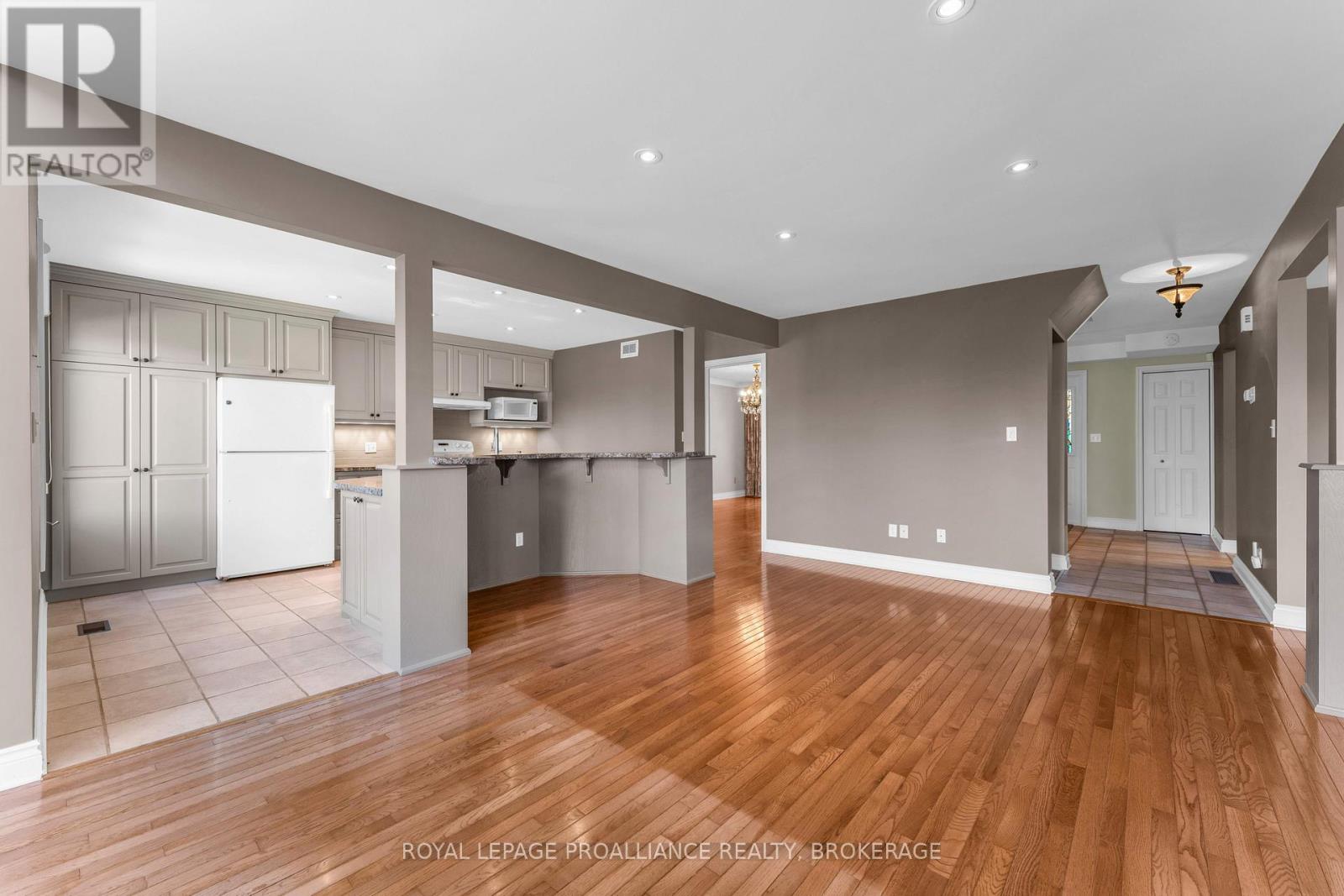 702 Parkside Crescent Property Photo 13