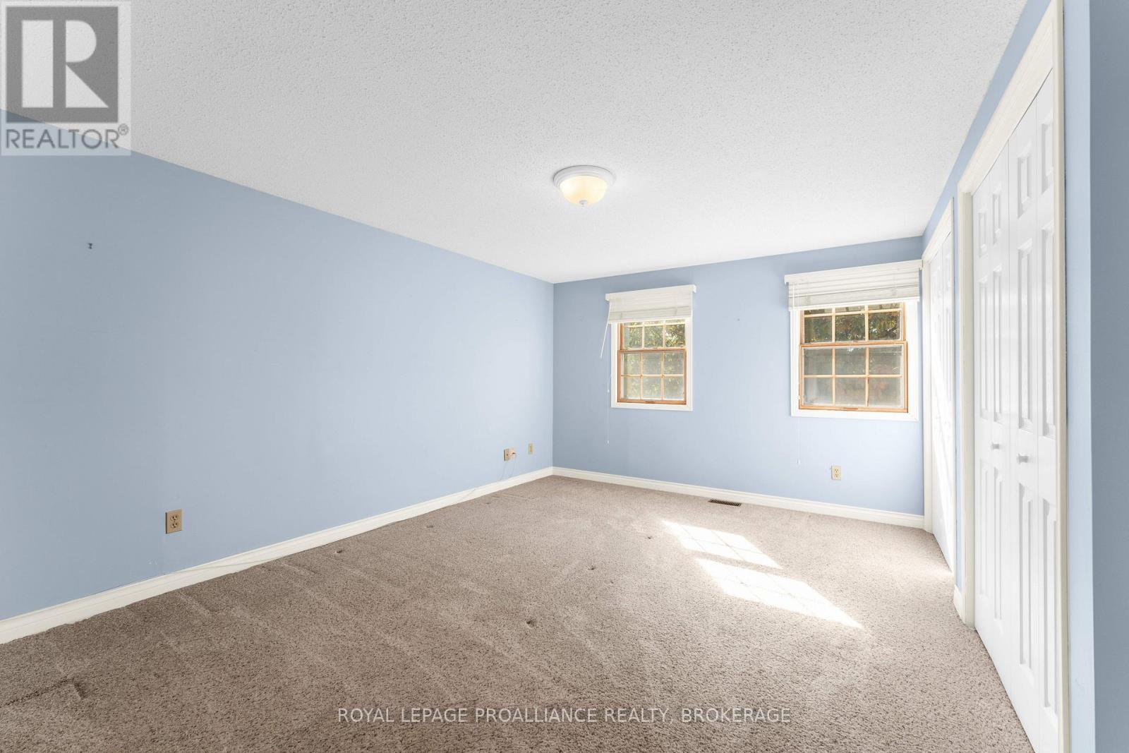 702 Parkside Crescent Property Photo 18
