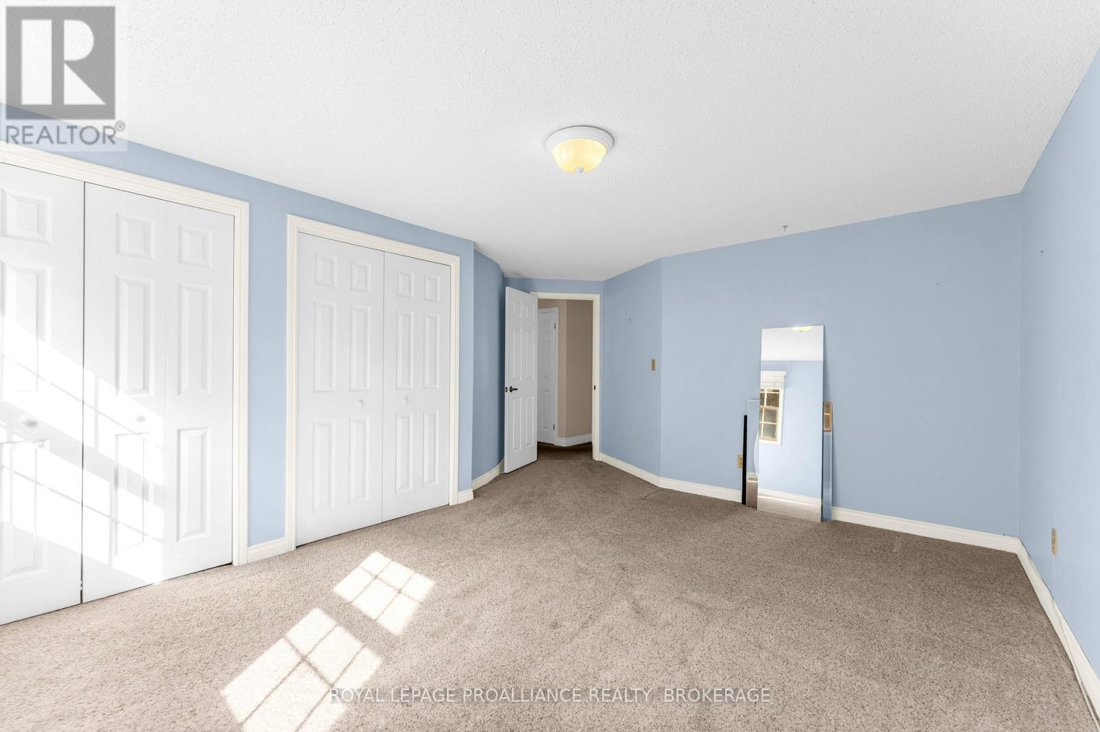 702 Parkside Crescent Property Photo 19