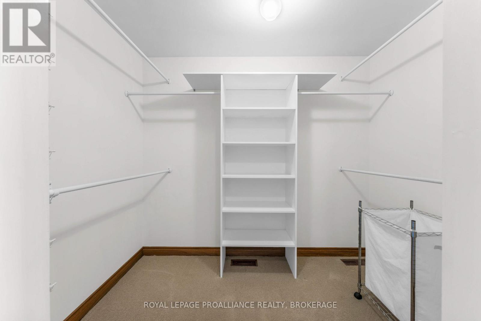 702 Parkside Crescent Property Photo 26