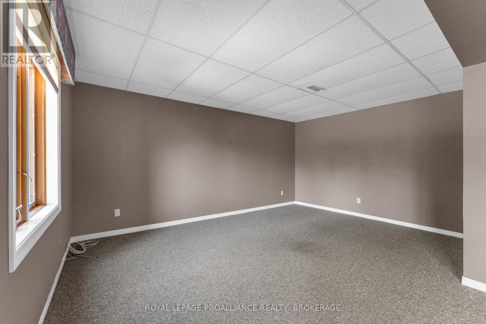 702 Parkside Crescent Property Photo 36