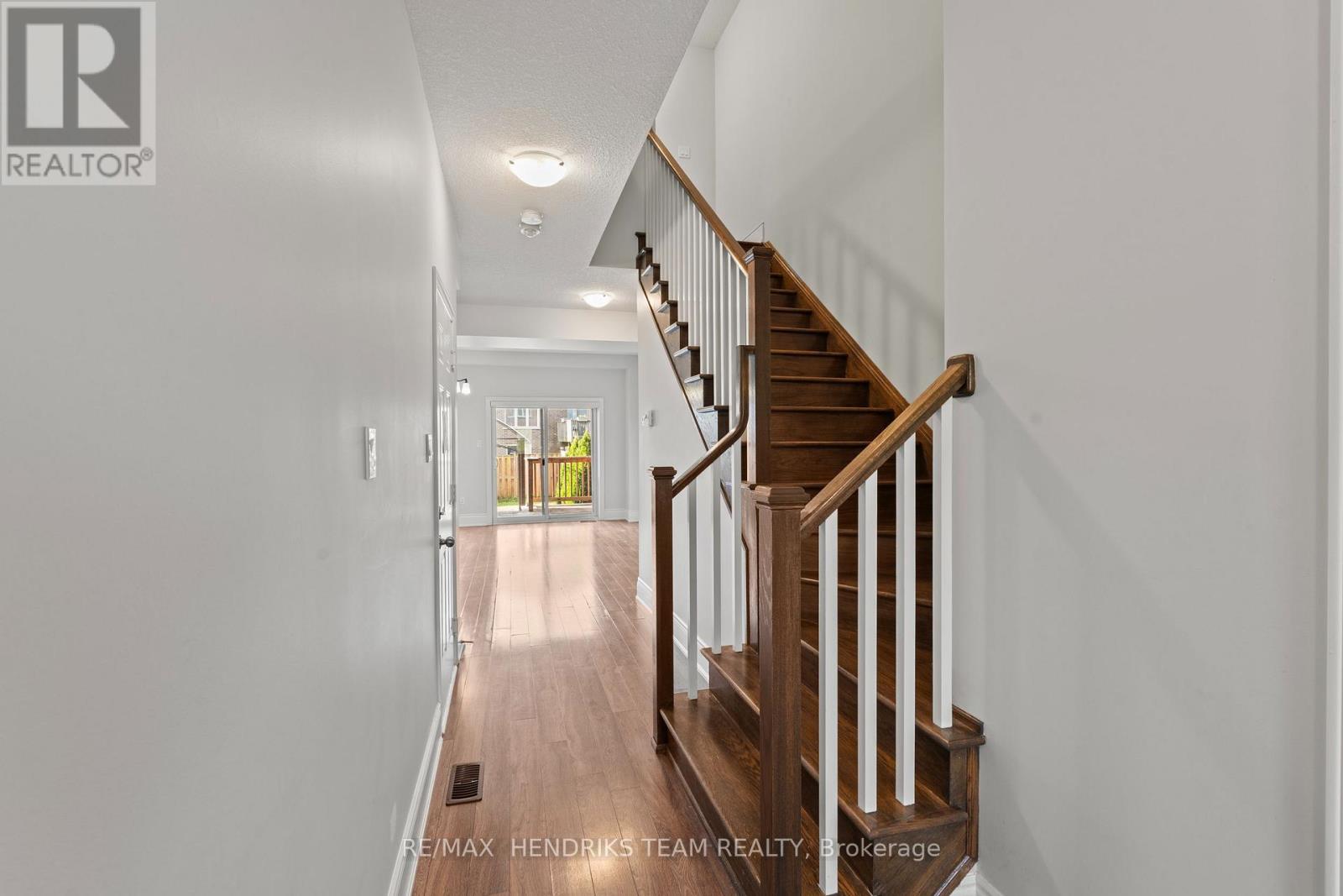 35 Sunset Way Property Photo 6