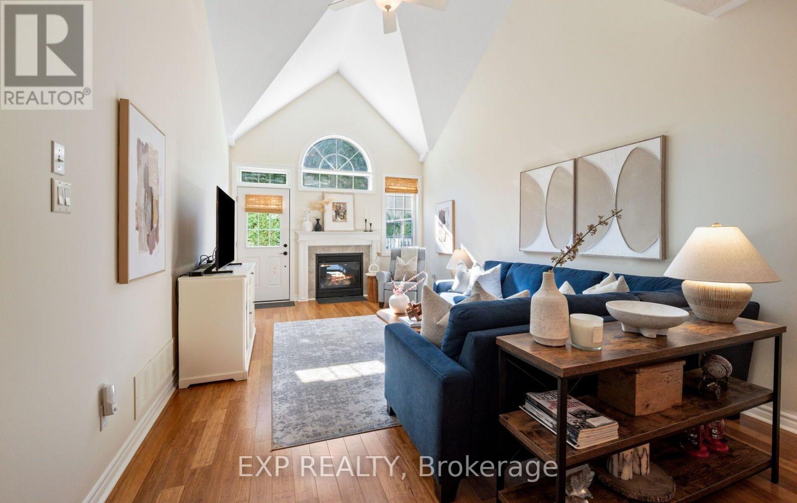 27 - 110 Napier Street W Property Photo 4