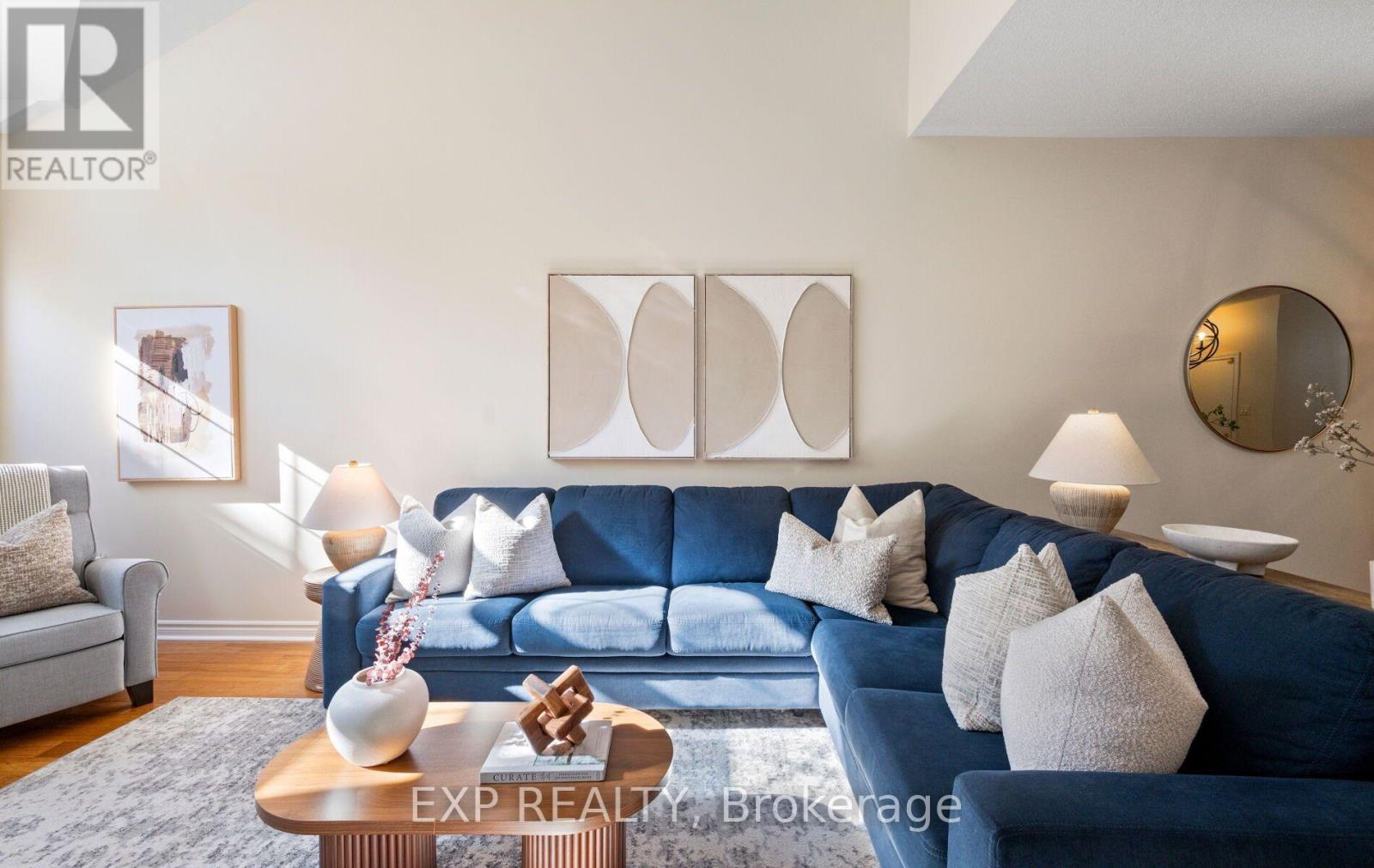 27 - 110 Napier Street W Property Photo 5
