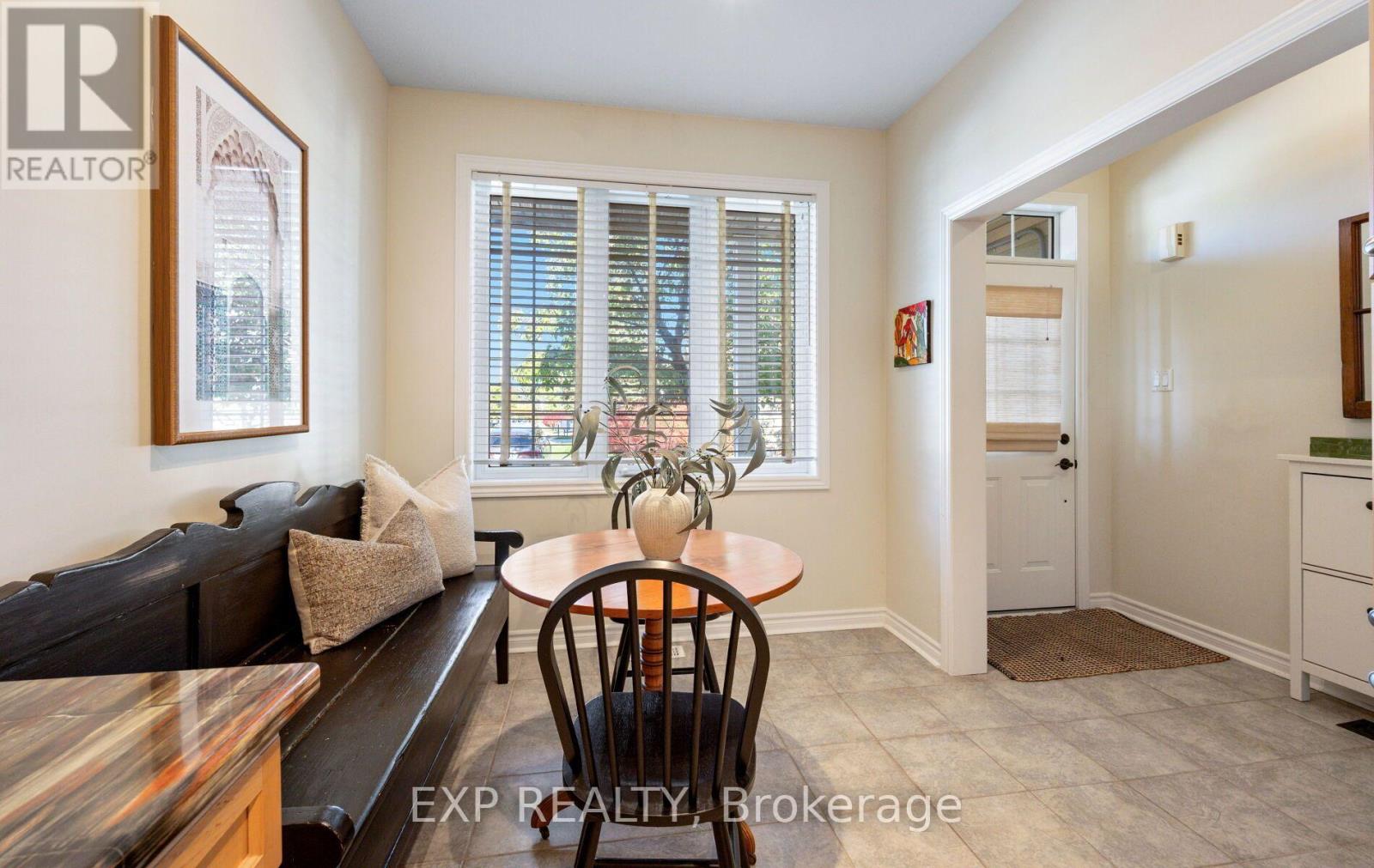 27 - 110 Napier Street W Property Photo 13