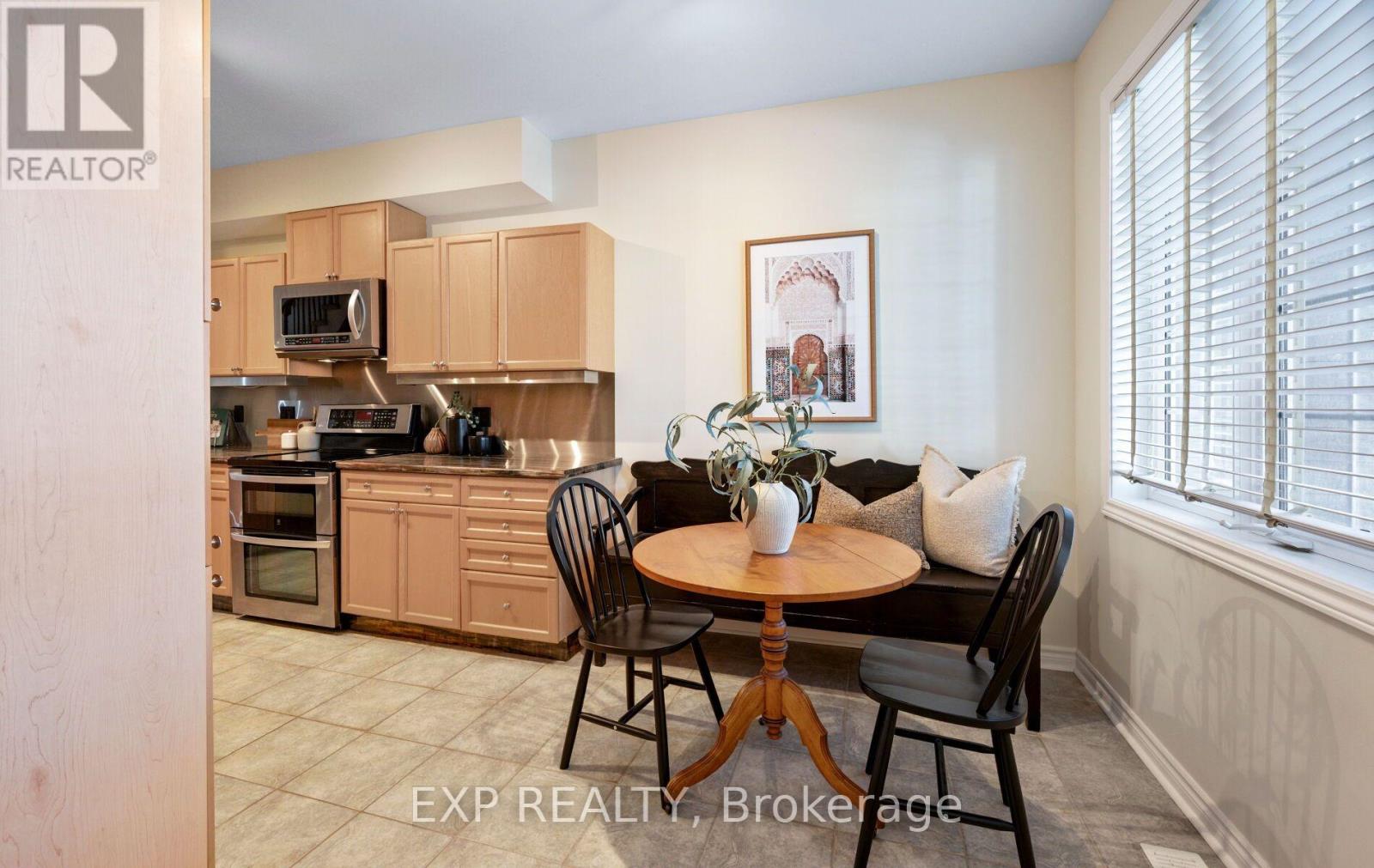 27 - 110 Napier Street W Property Photo 14